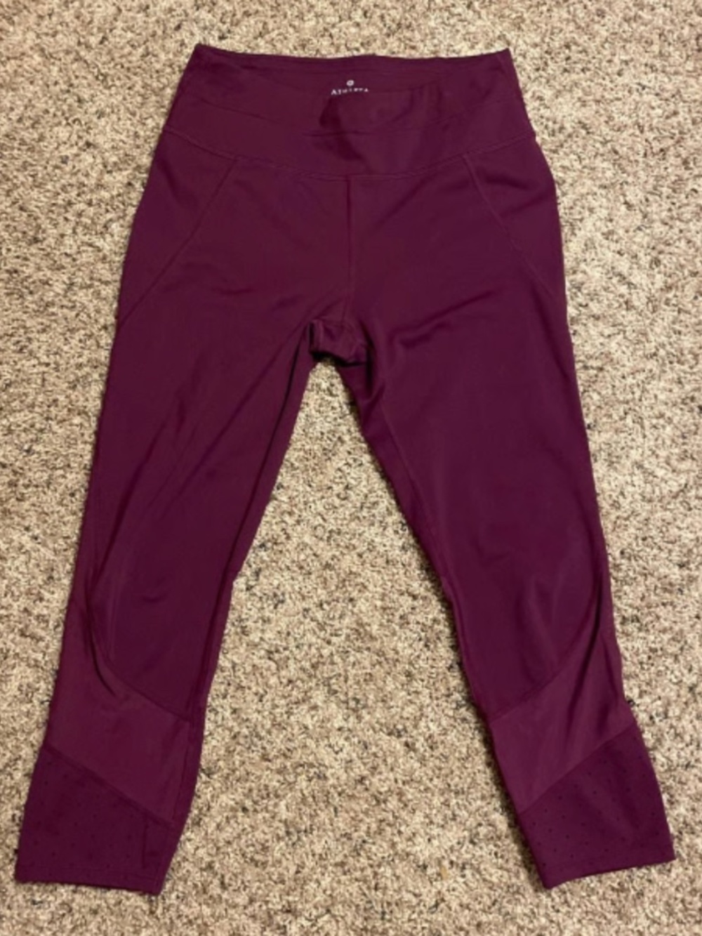 Athleta Laser Mesh Sonar Capri Leggings California Plum Back Pocket Size S